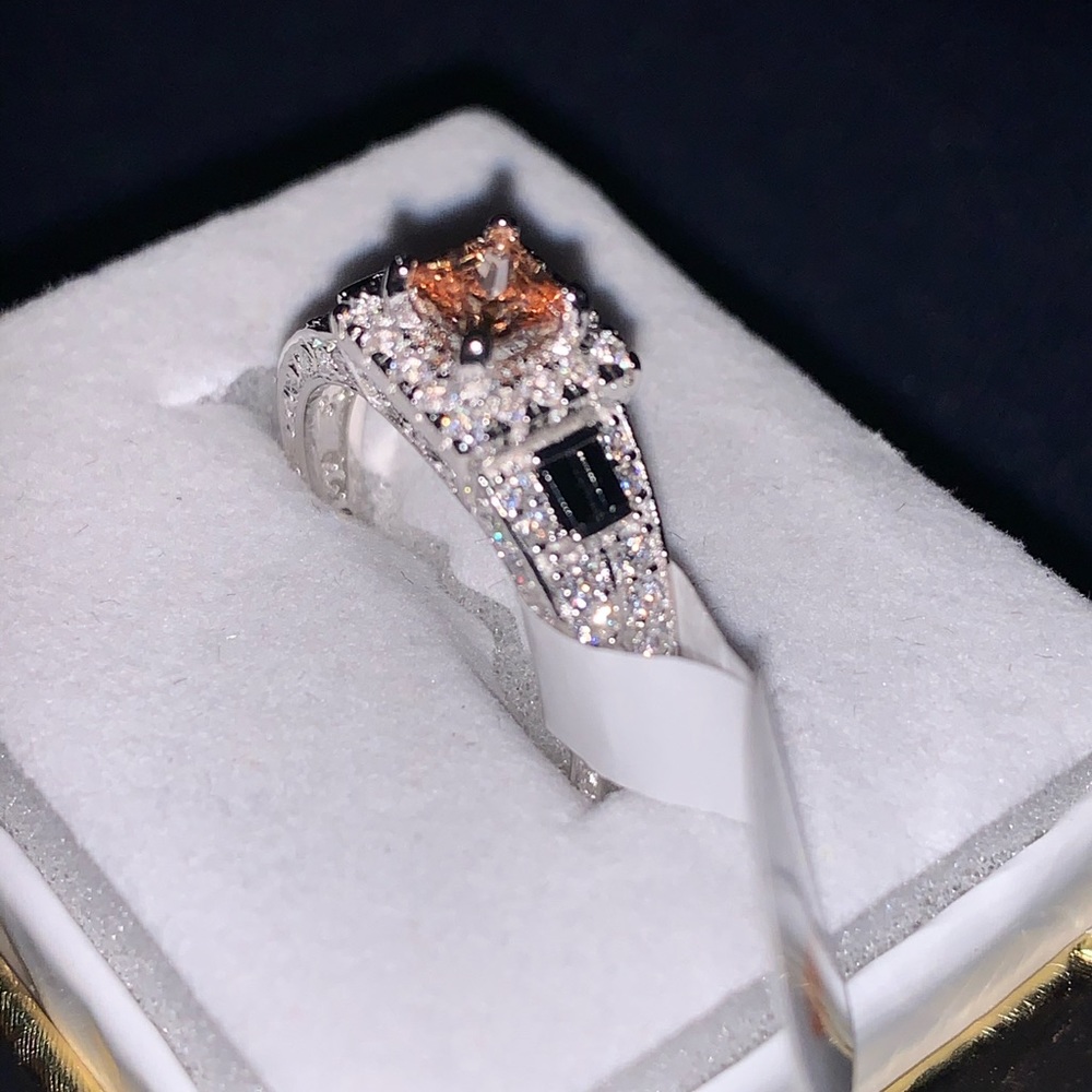 Ring - Picture 2 of 3